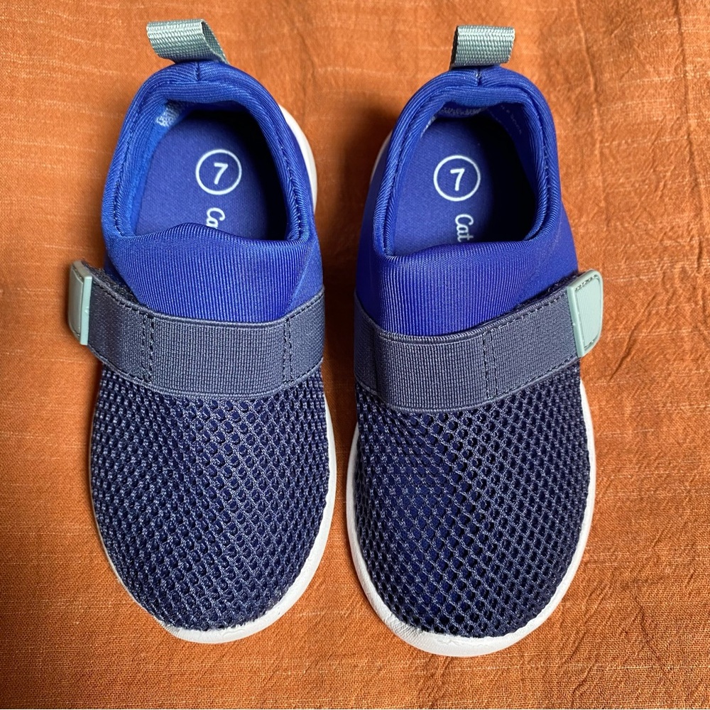 Cat & Jack toddler size 7 blue shoes.